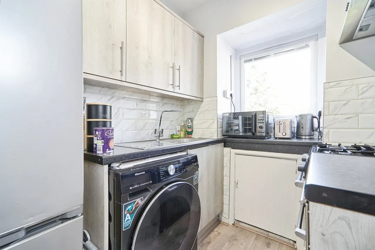 Avondale Road, Shipley, photo 5