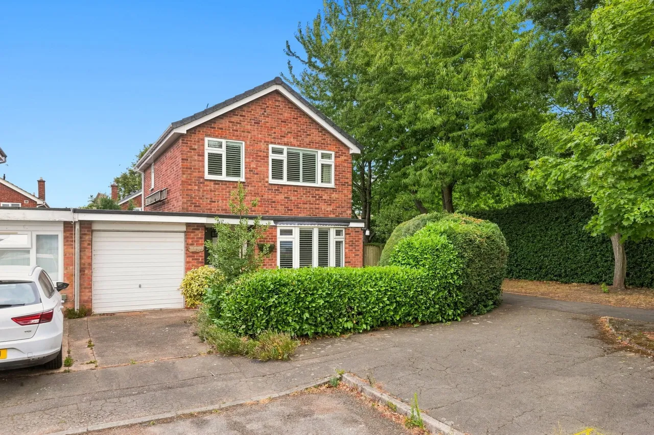 Maple Close, Radcliffe on Trent, NG12, photo 27