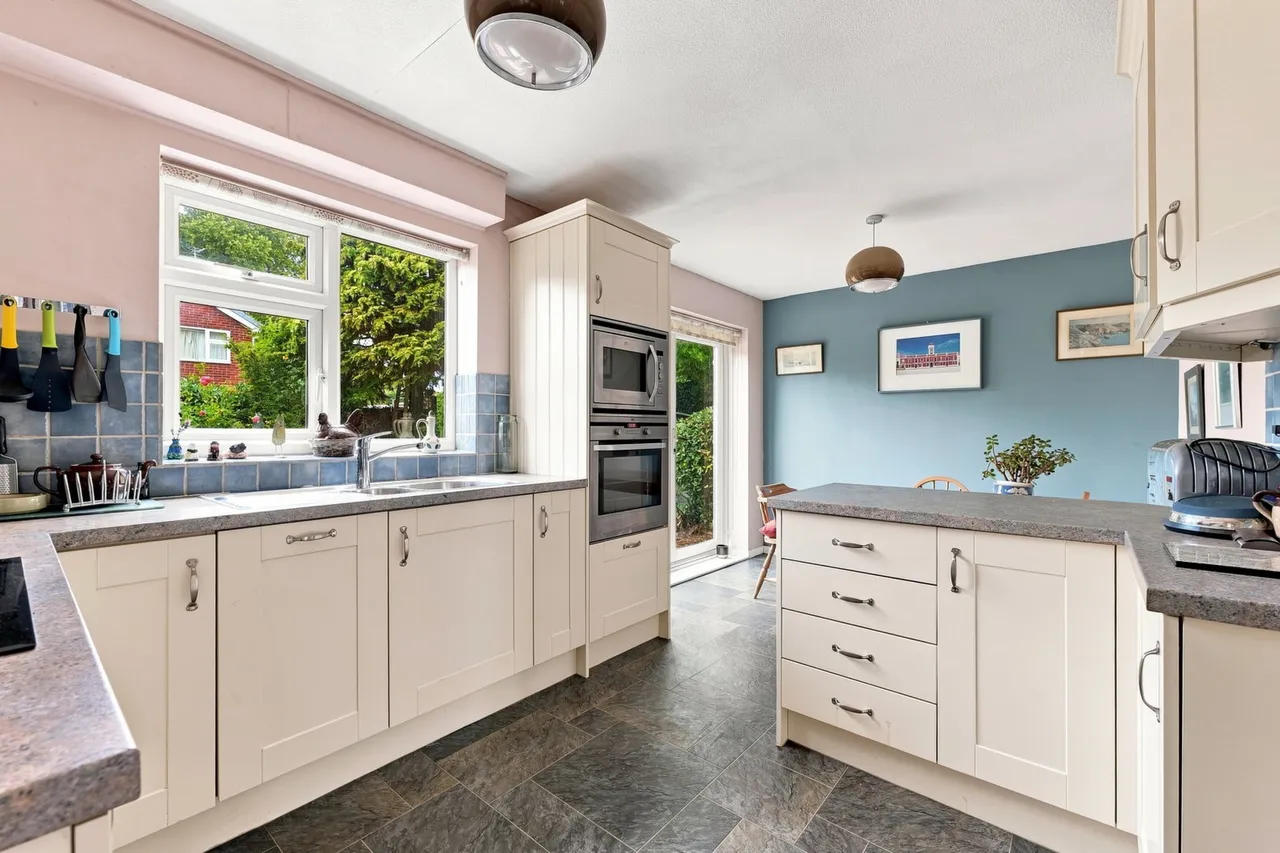 Maple Close, Radcliffe on Trent, NG12, photo 2