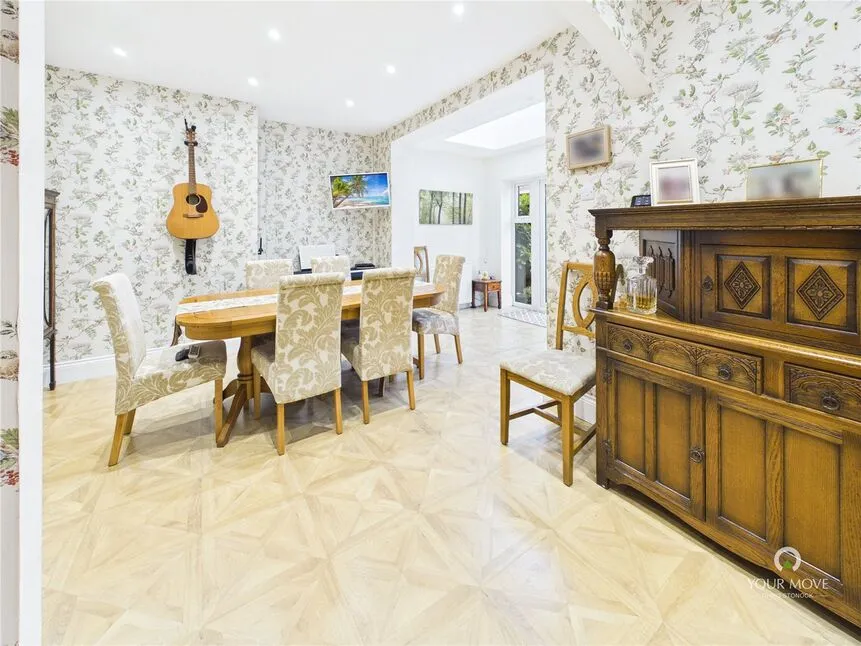 Burnbank Avenue, South Wellfield, NE25, photo 12