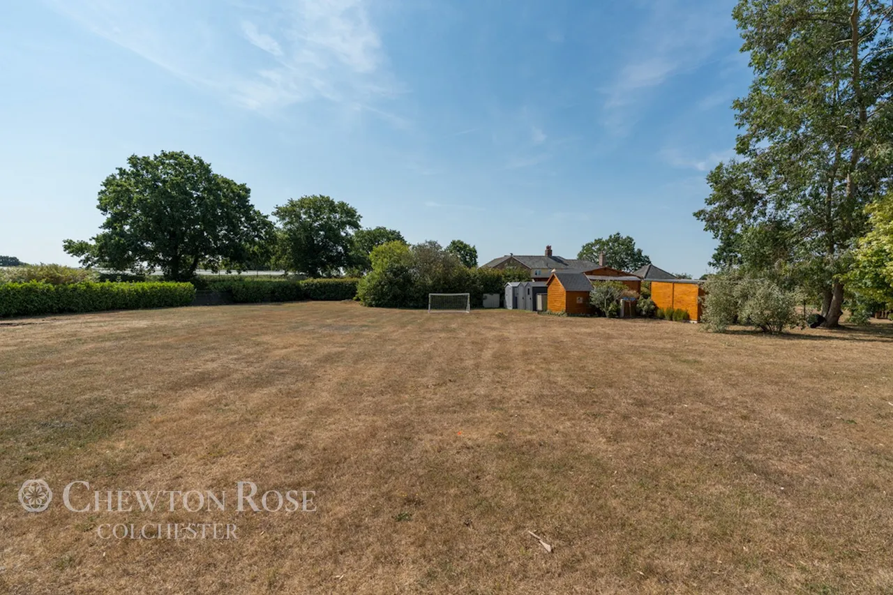 Stoke Road, Leavenheath, photo 38