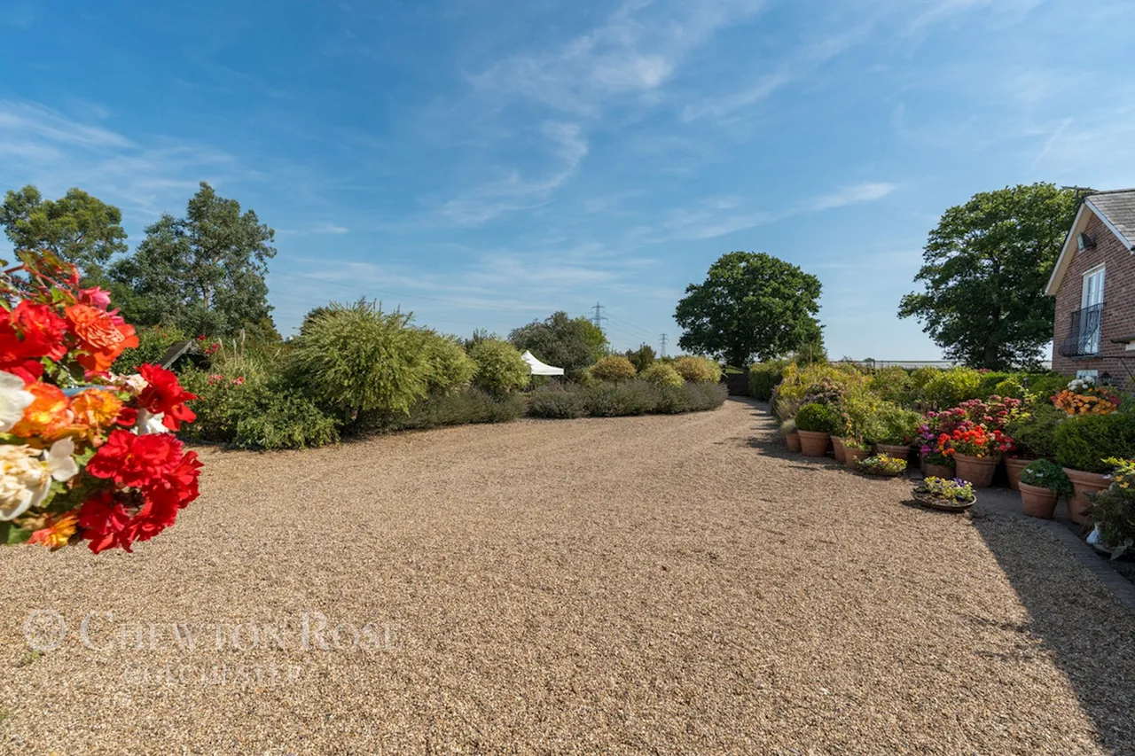 Stoke Road, Leavenheath, photo 44
