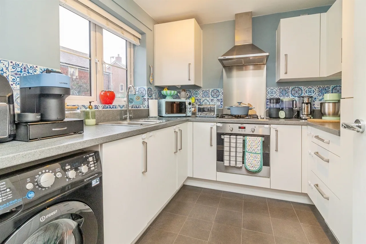 Chapel Drive, Aston Clinton, HP22, photo 5
