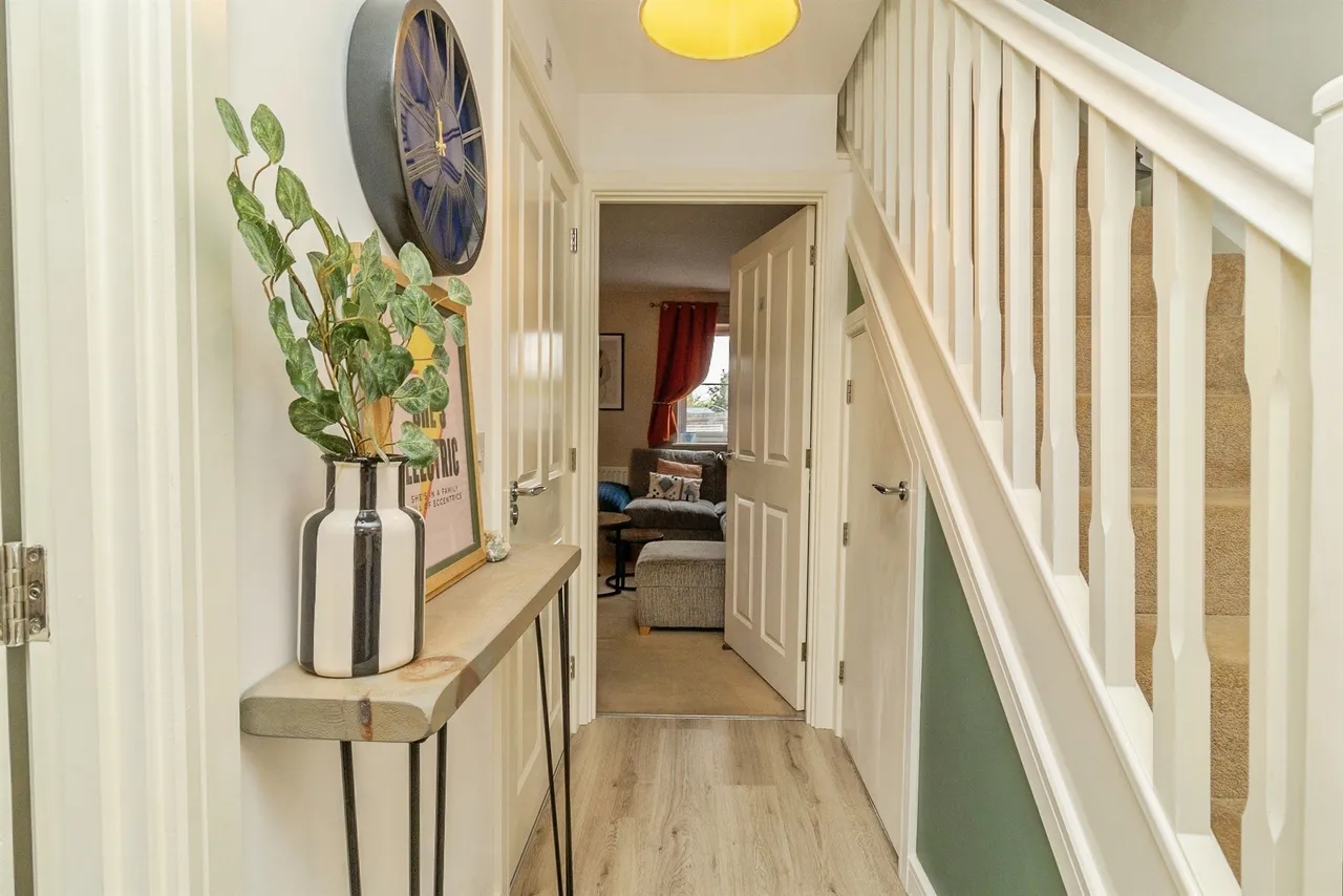 Chapel Drive, Aston Clinton, HP22, photo 7