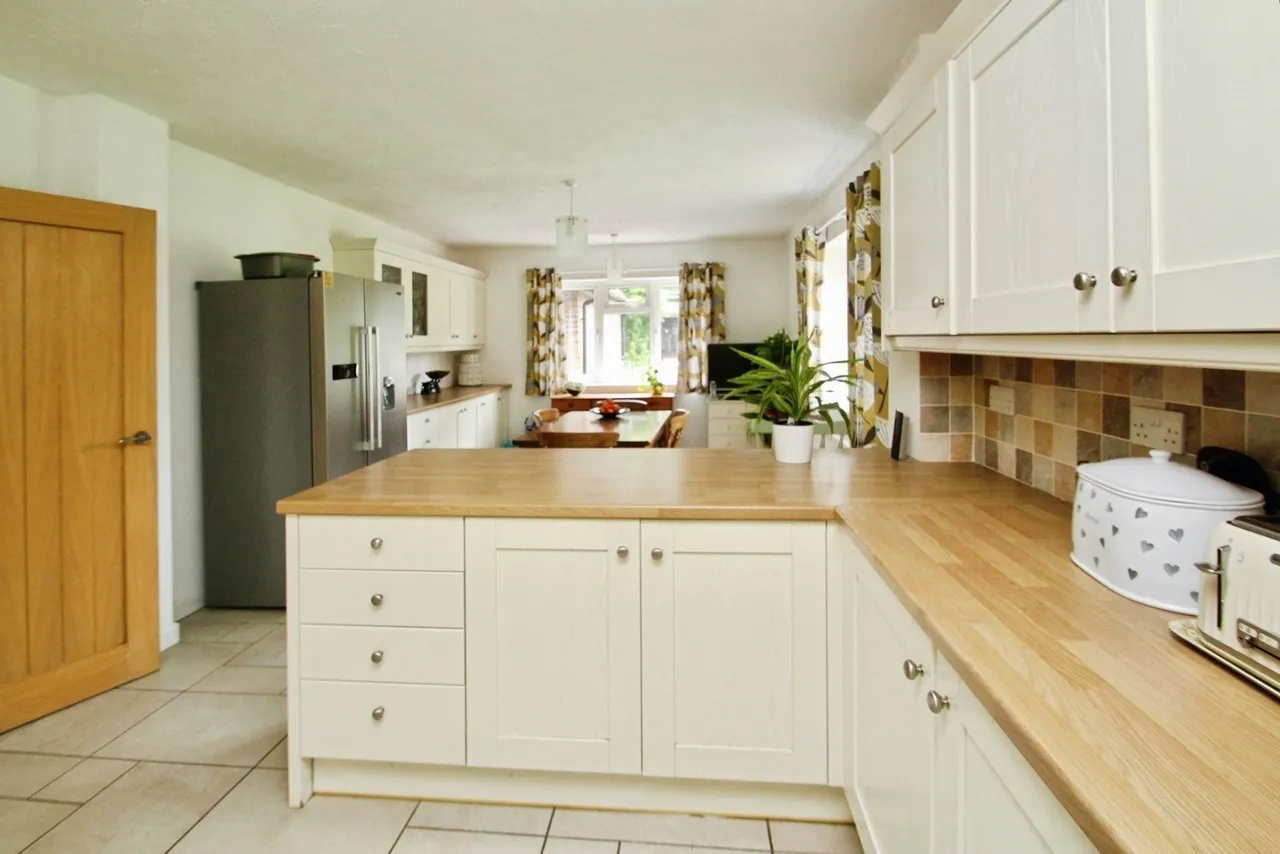 Hempstead Lane, Hailsham, BN27, photo 31