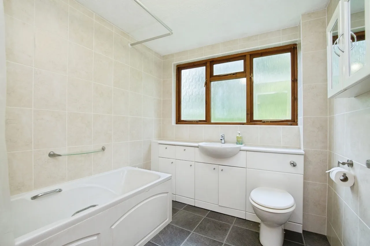 Hempstead Lane, Hailsham, BN27, photo 29