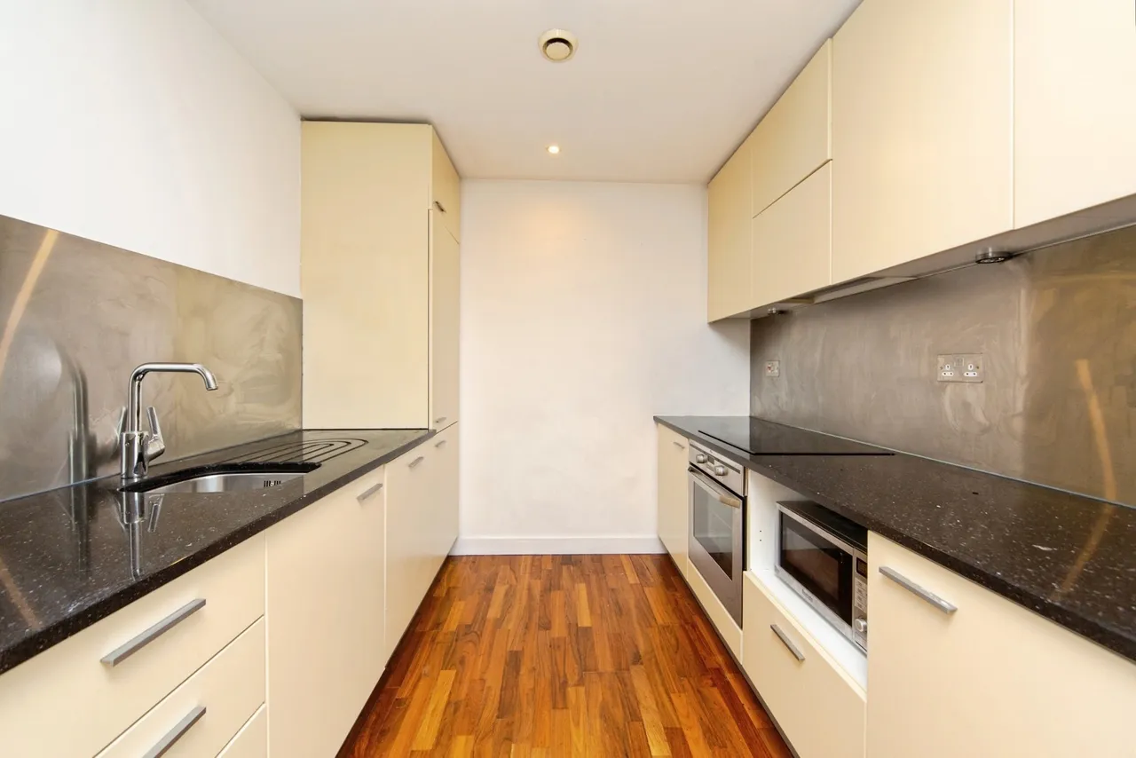 William Jessop Way, Liverpool, L3, photo 8