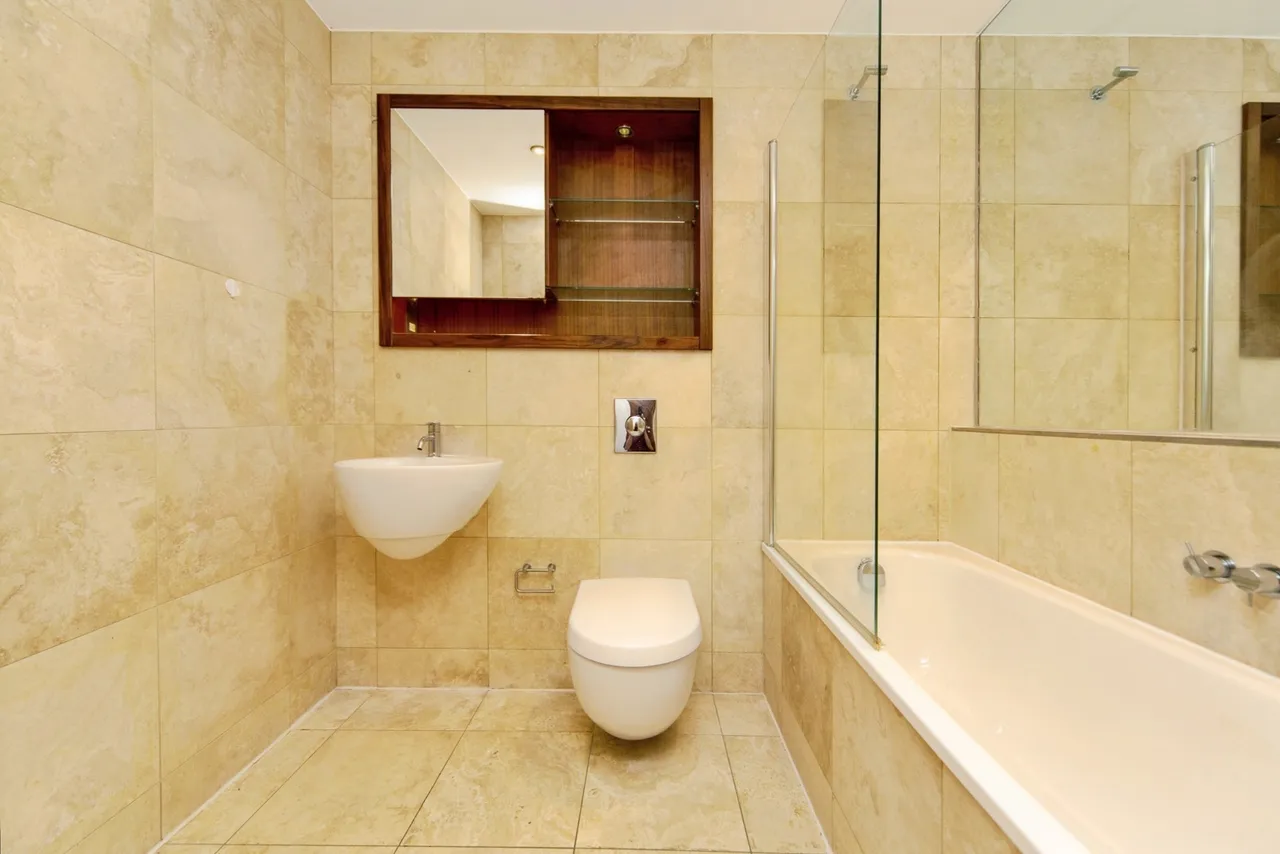 William Jessop Way, Liverpool, L3, photo 19