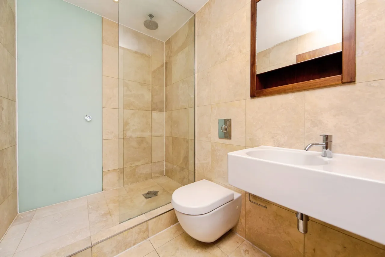 William Jessop Way, Liverpool, L3, photo 15