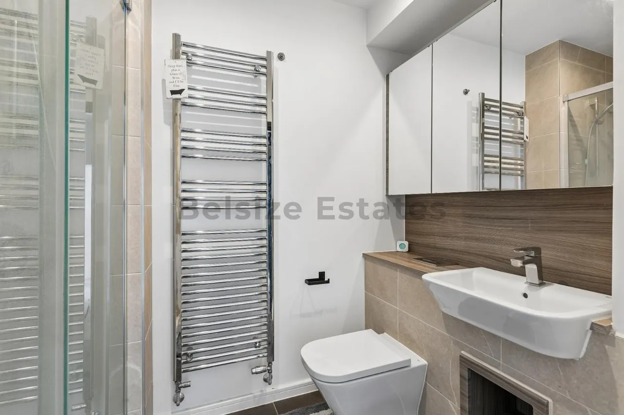 Hera Avenue, Barnet, photo 13