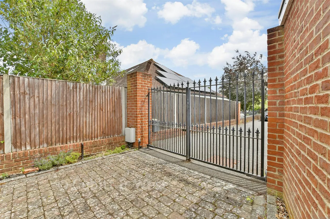 Woodcote Green, Wallington, SM6, photo 10