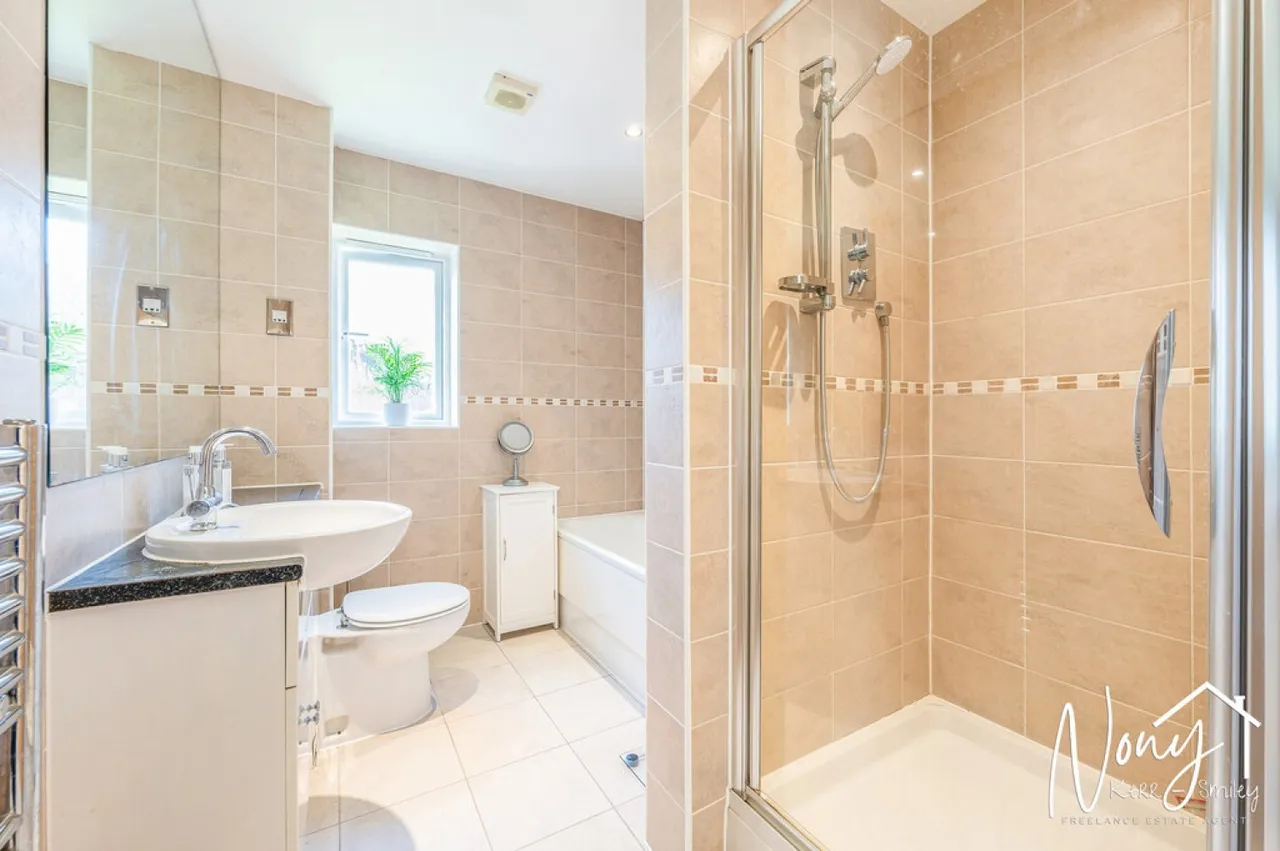 Beechcroft Close, Twyford, SO21, photo 25