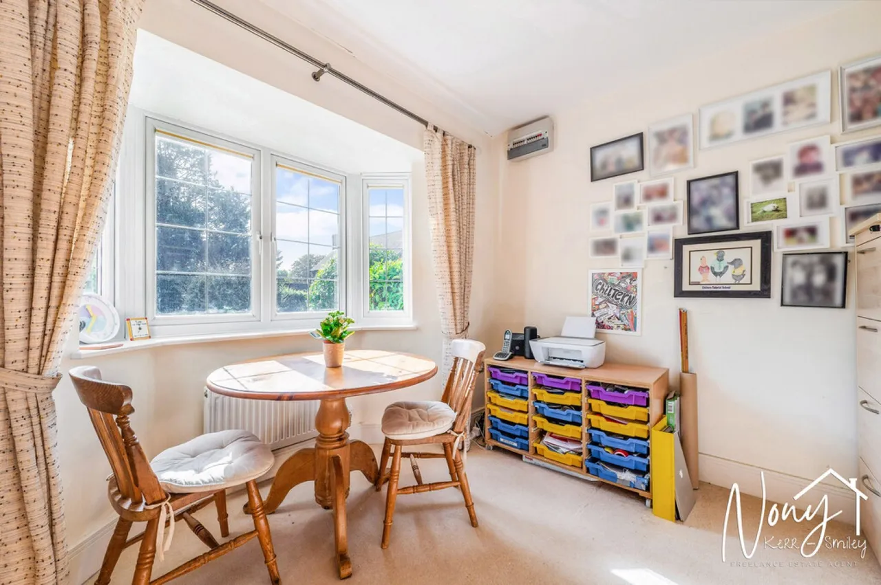 Beechcroft Close, Twyford, SO21, photo 13