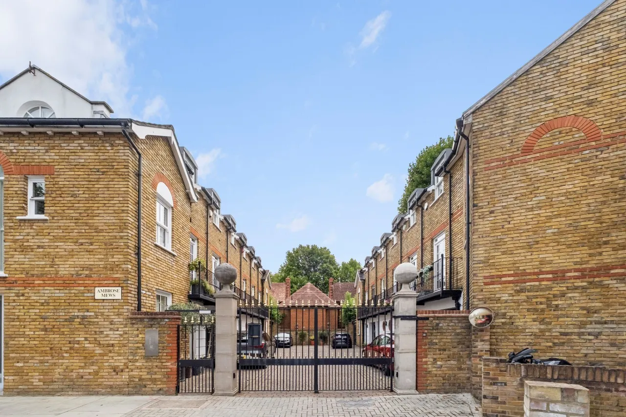 Ambrose Mews, London, SW11, photo 7