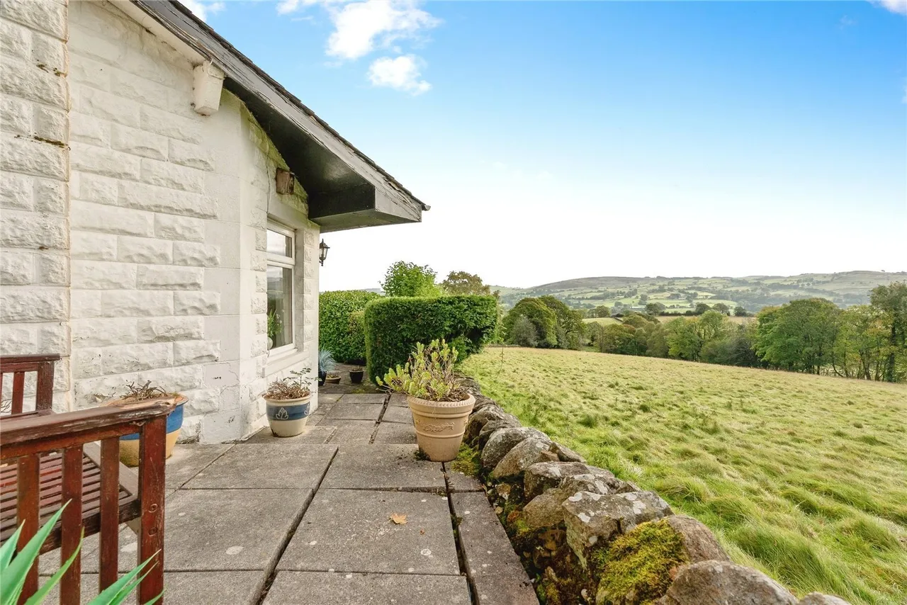 High Lane, Salterforth, Barnoldswick, Lancashire, BB18, photo 10