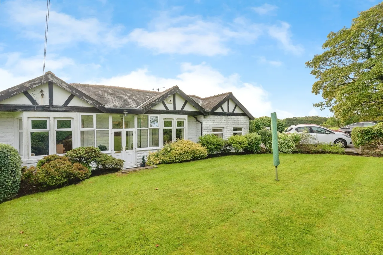 2 bed house for sale — High Lane, Salterforth, Barnoldswick, Lancashire, BB18