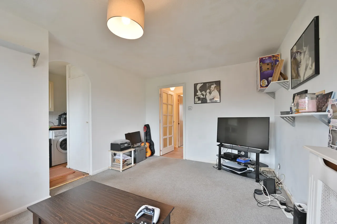 84 Courtlands Close, Watford, photo 6