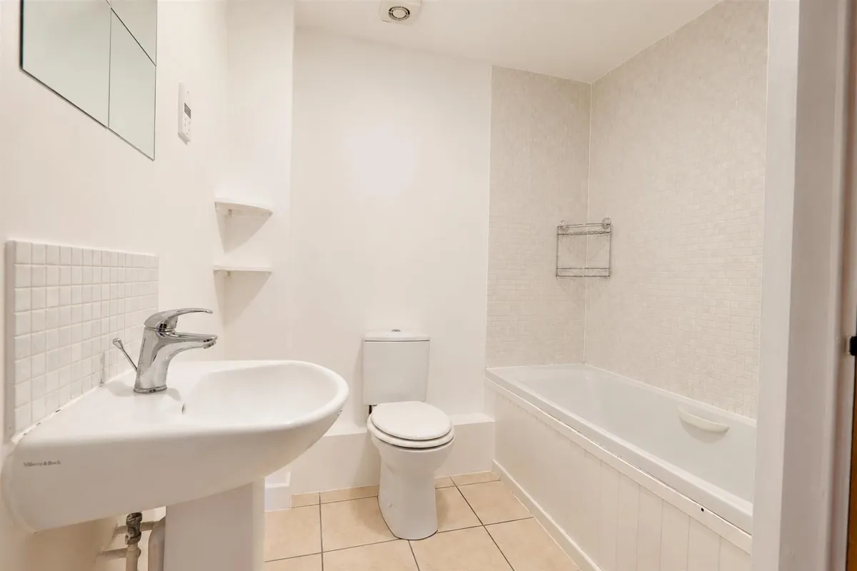 Griffiths Avenue, Cheltenham, GL51, photo 5