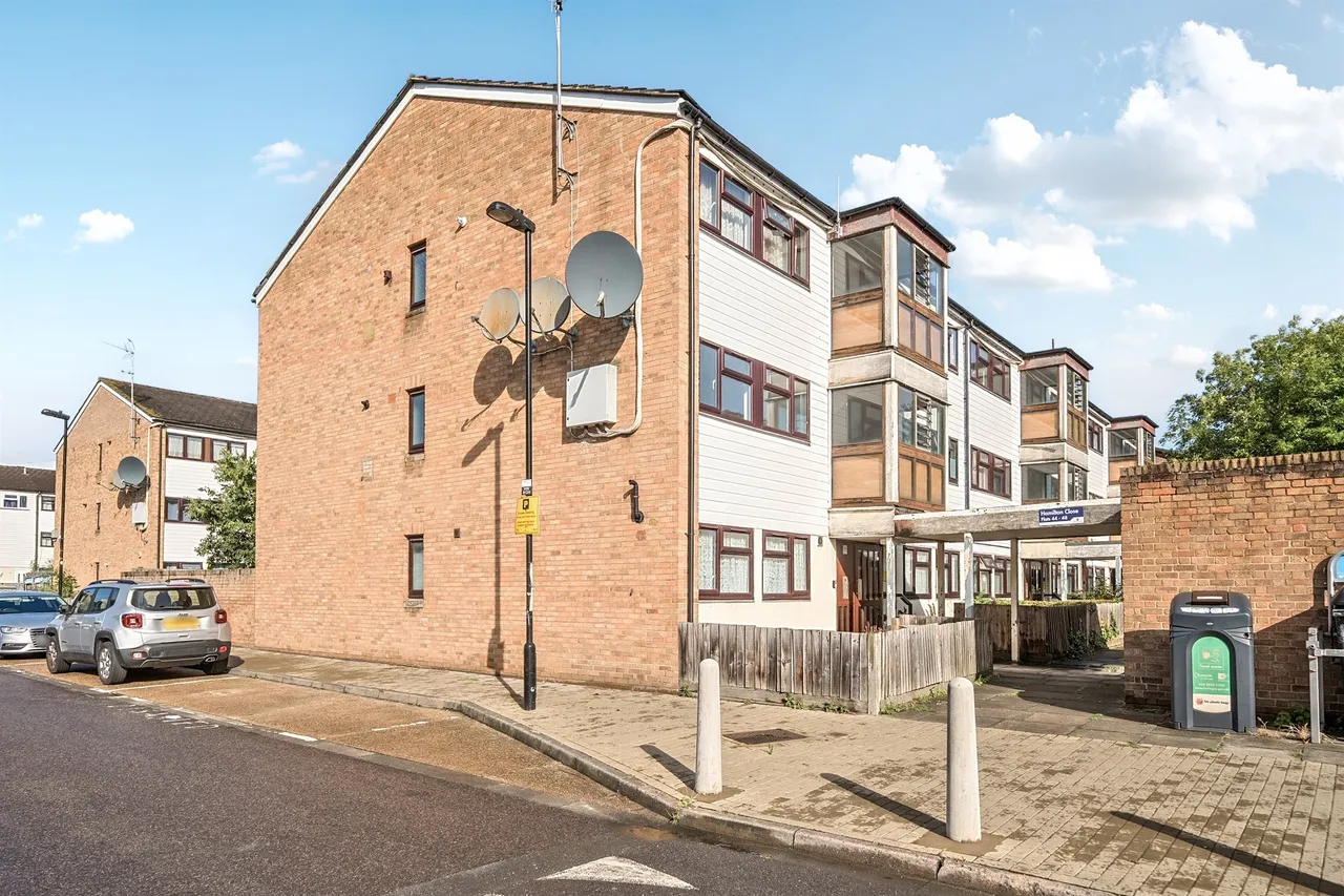 1 bed flat for sale — Hamilton Close, London
