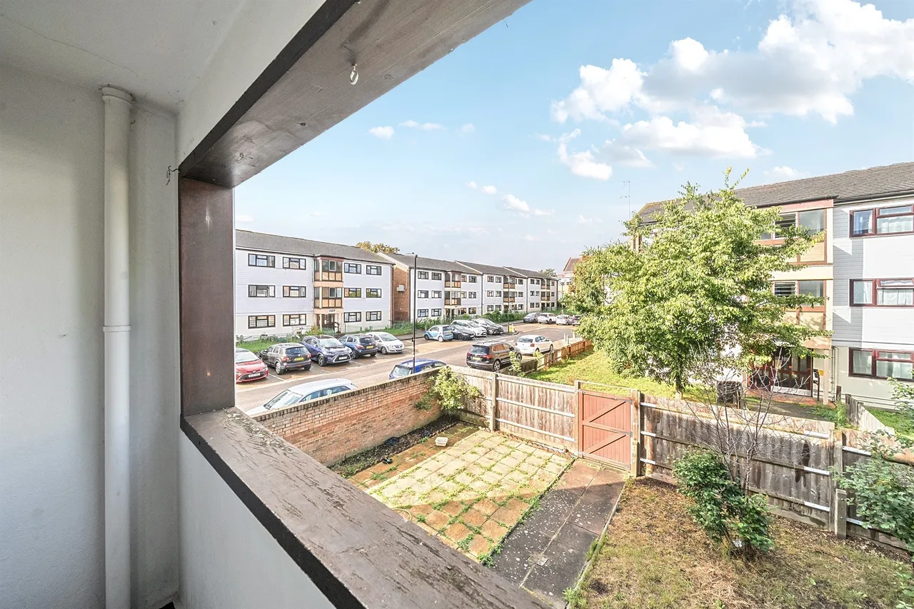 Hamilton Close, London, photo 4