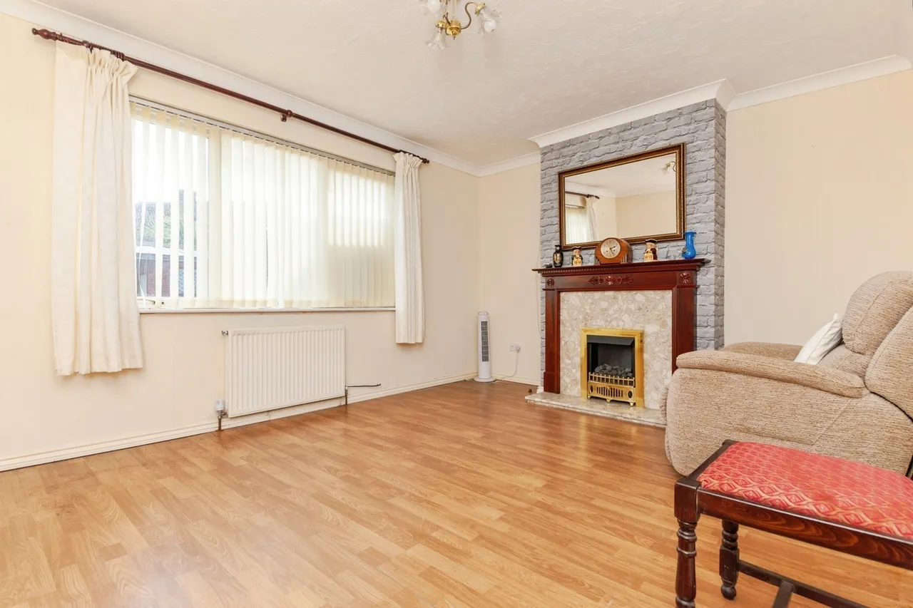 Leas Road, Clacton-on-Sea, Essex, CO15, photo 3