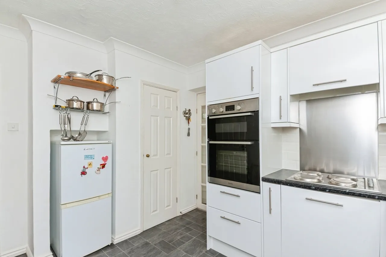 Leas Road, Clacton-on-Sea, Essex, CO15, photo 7