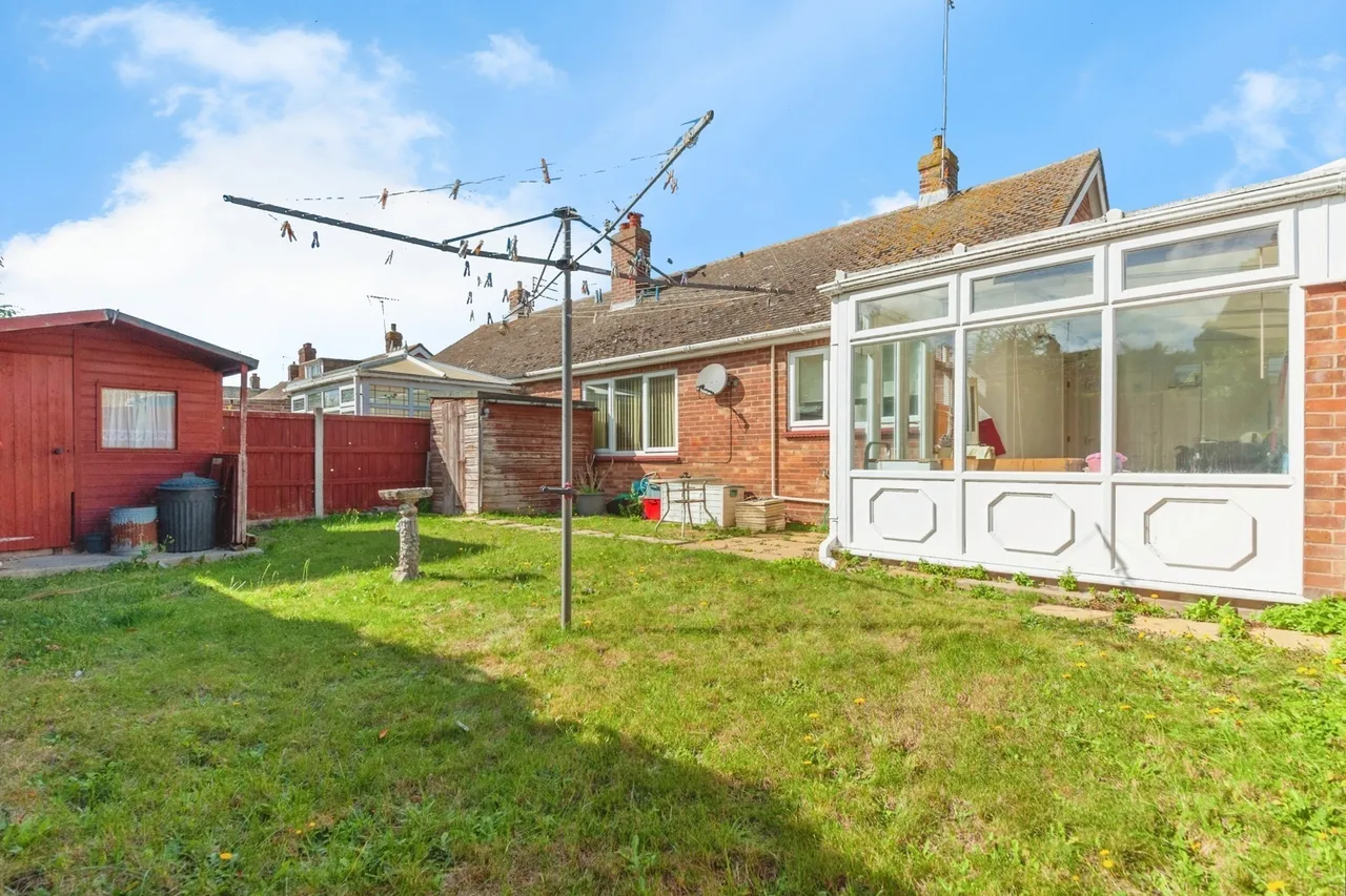 Leas Road, Clacton-on-Sea, Essex, CO15, photo 11