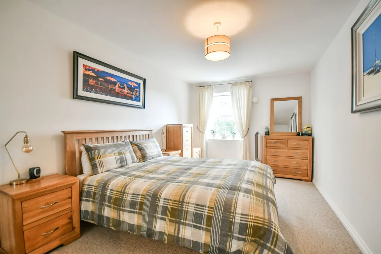 Churchward, Rodbourne, SN2, photo 6