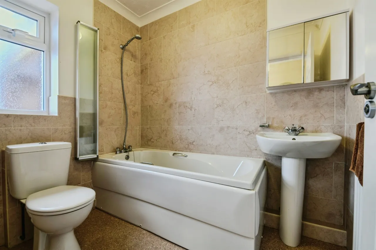 South Parade, Boston, PE21, photo 11