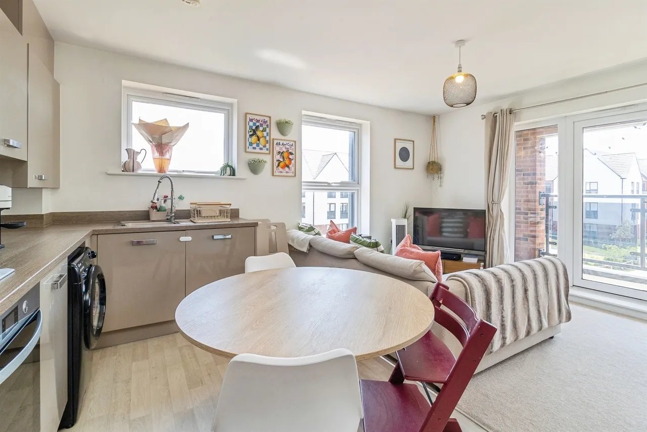Burney Drive, Glebe Farm, Milton Keynes, photo 9