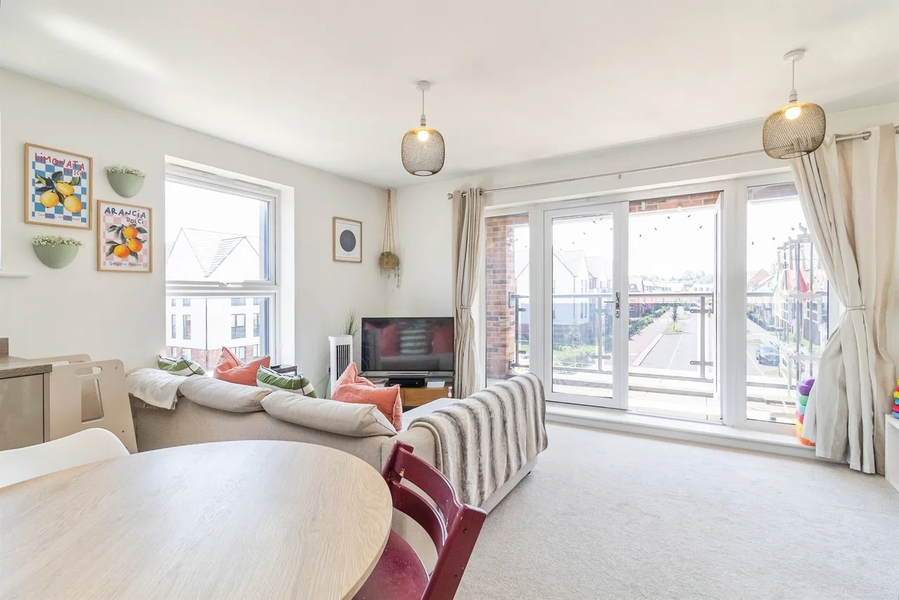 Burney Drive, Glebe Farm, Milton Keynes, photo 6