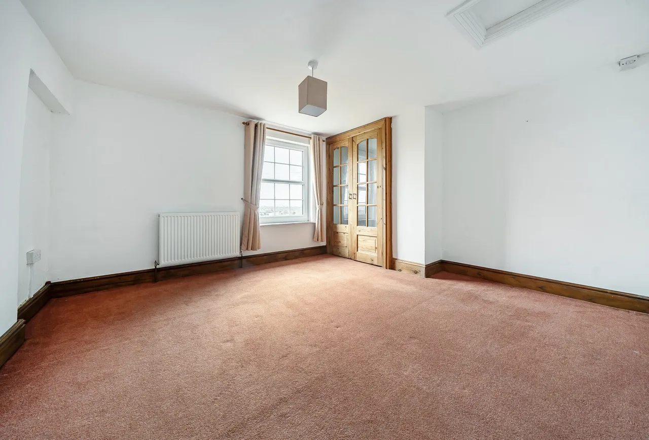 Down Road, Gloucestershire, Winterbourne Down, BS36 1BN, photo 9