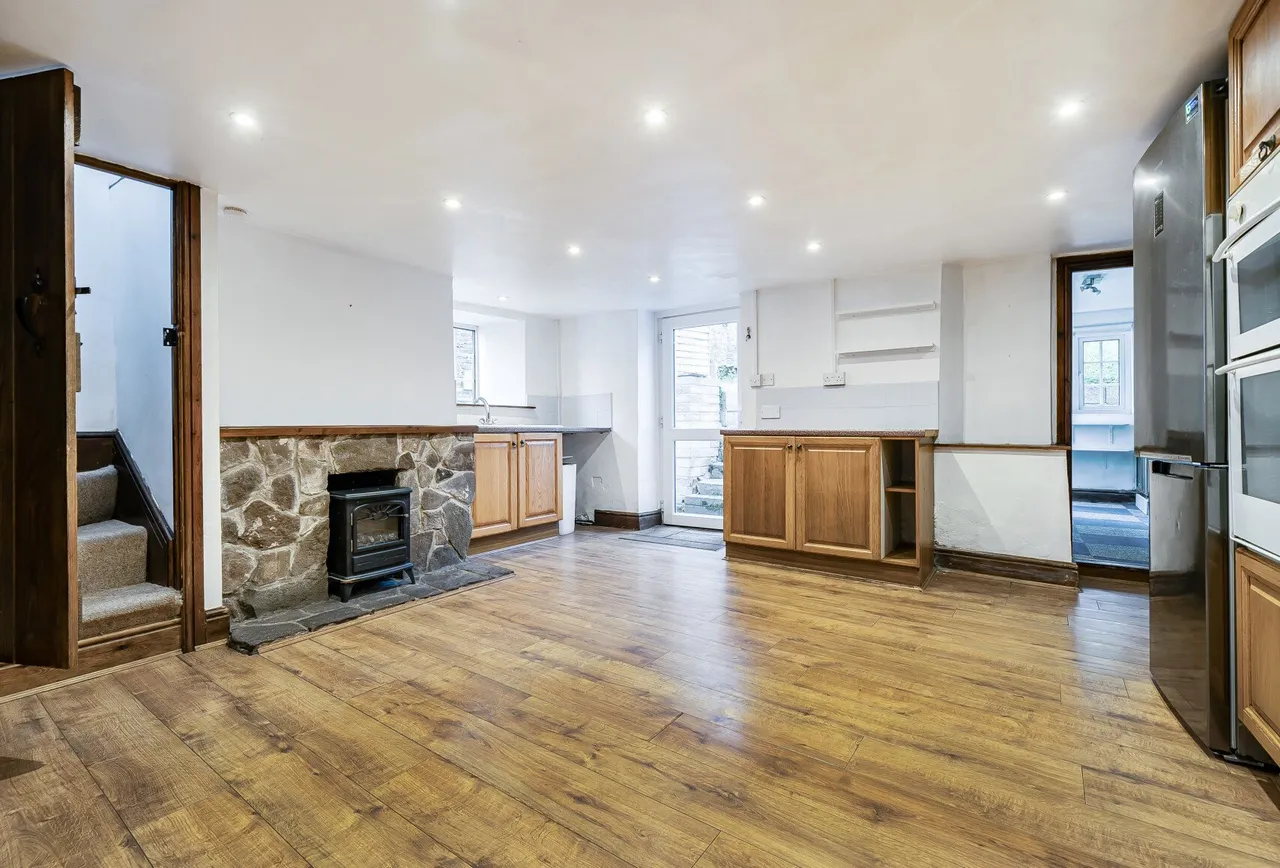 Down Road, Gloucestershire, Winterbourne Down, BS36 1BN, photo 13