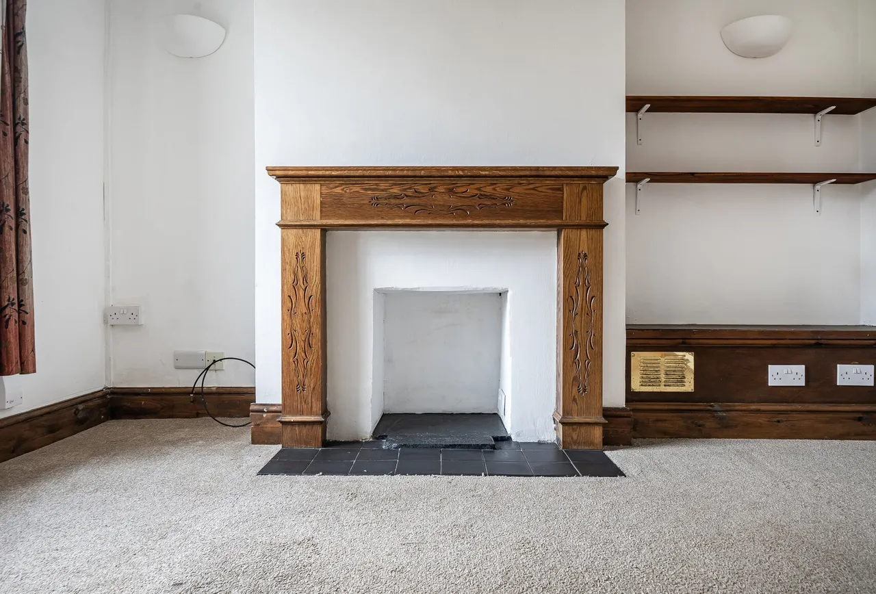 Down Road, Gloucestershire, Winterbourne Down, BS36 1BN, photo 7