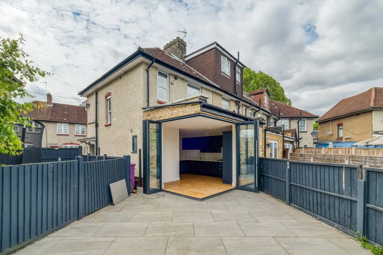 3 bed house for sale — Hesperus Crescent, LONDON, E14