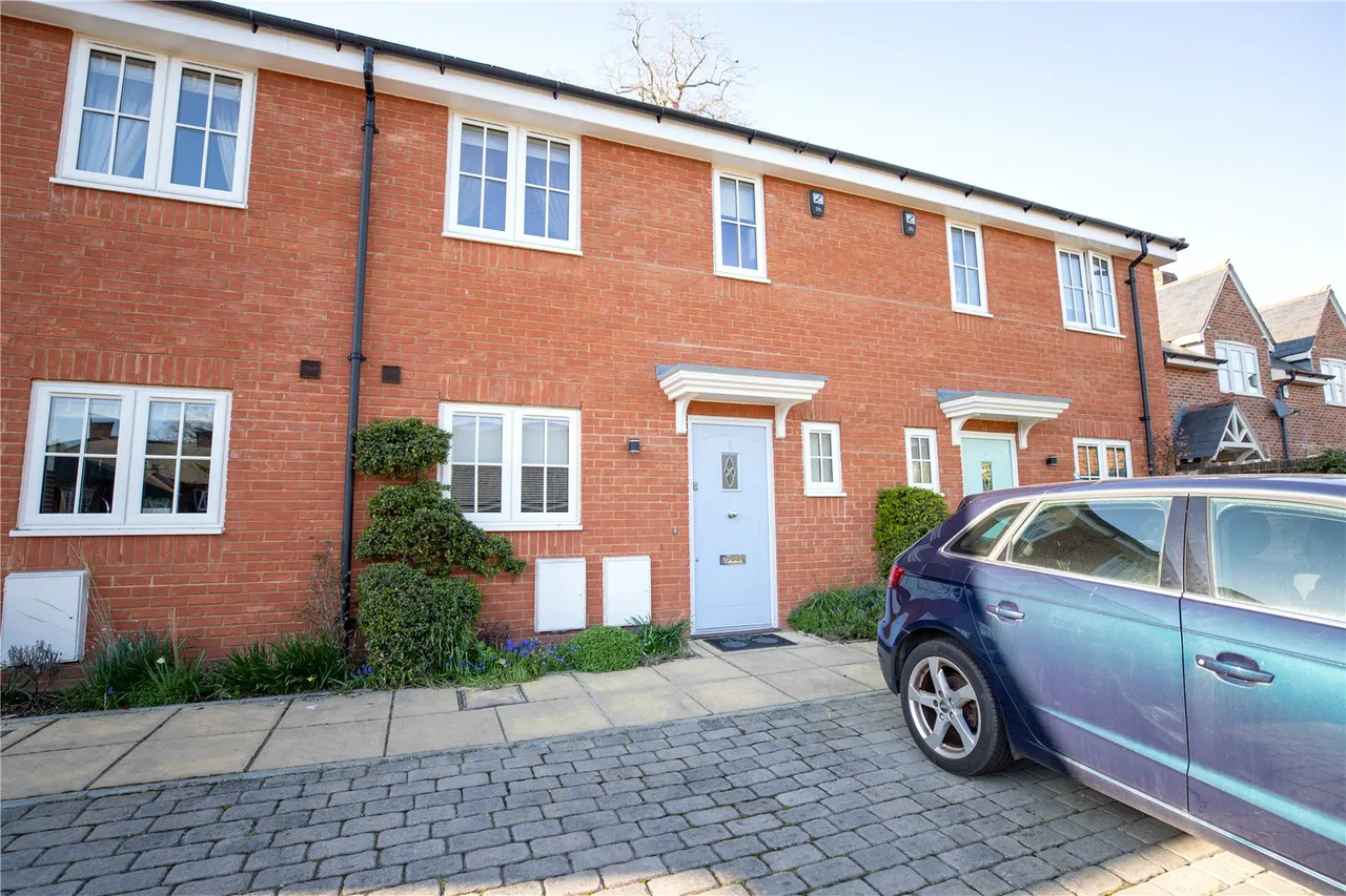 3 bed house for sale — High Street, Hartley Wintney, Hampshire, RG27 8PE