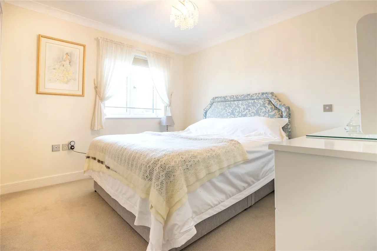 High Street, Hartley Wintney, Hampshire, RG27 8PE, photo 9