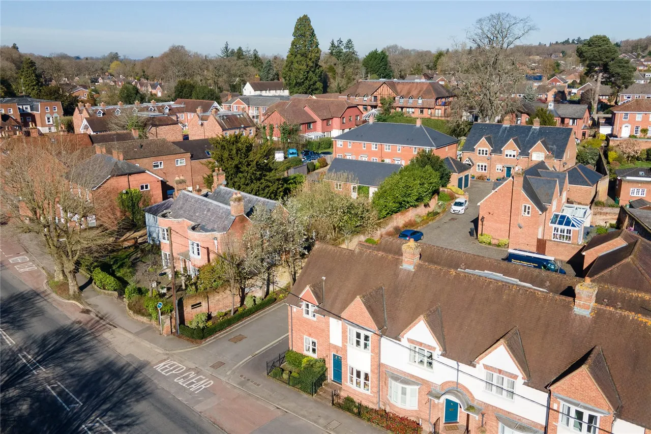 High Street, Hartley Wintney, Hampshire, RG27 8PE, photo 20