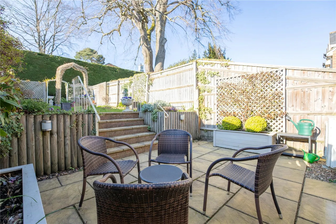 High Street, Hartley Wintney, Hampshire, RG27 8PE, photo 14