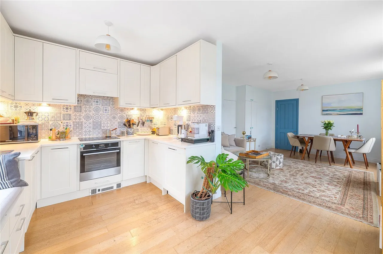 Vicarage Crescent, Battersea, SW11, photo 12