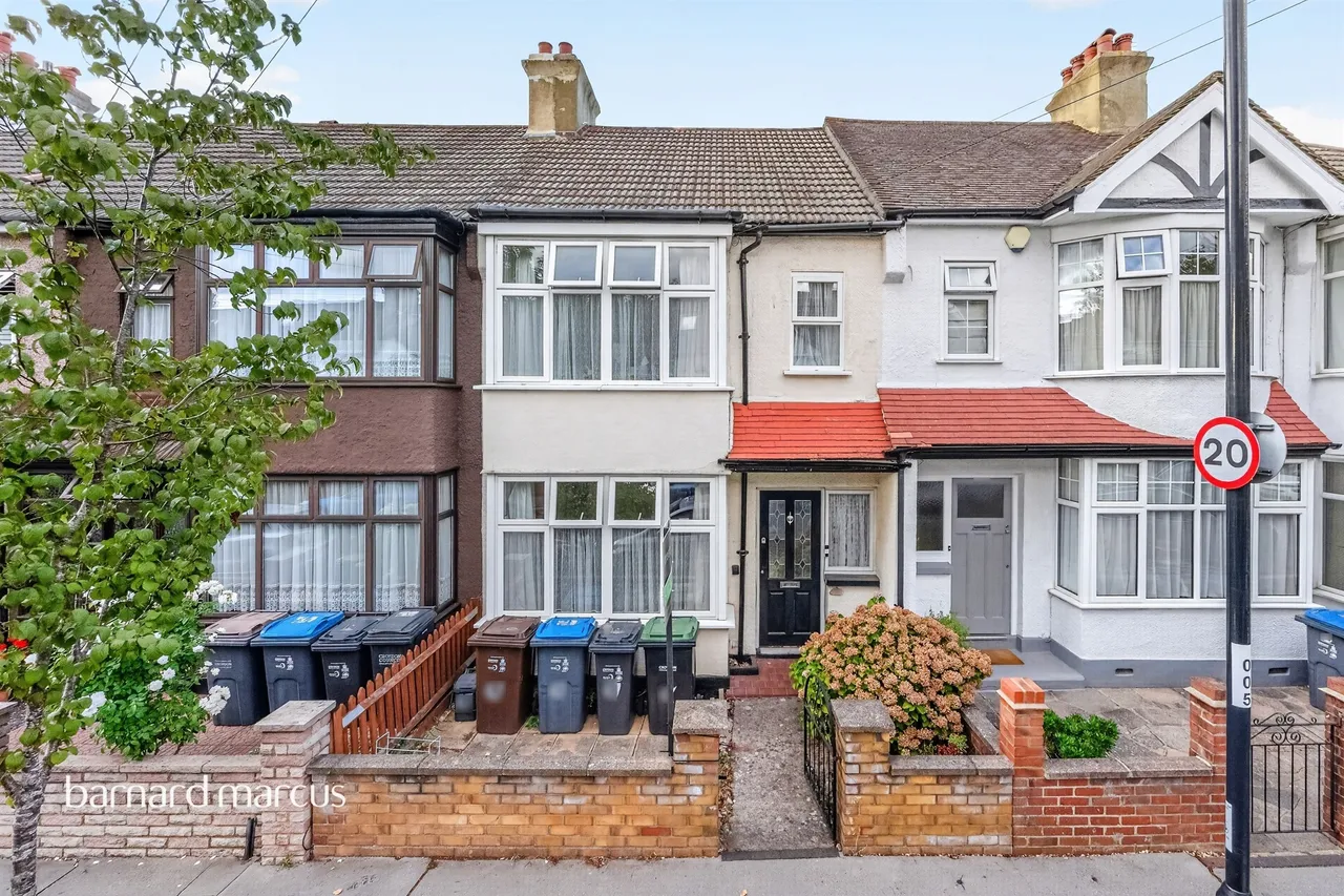3 bed house for sale — Meadvale Road, Croydon