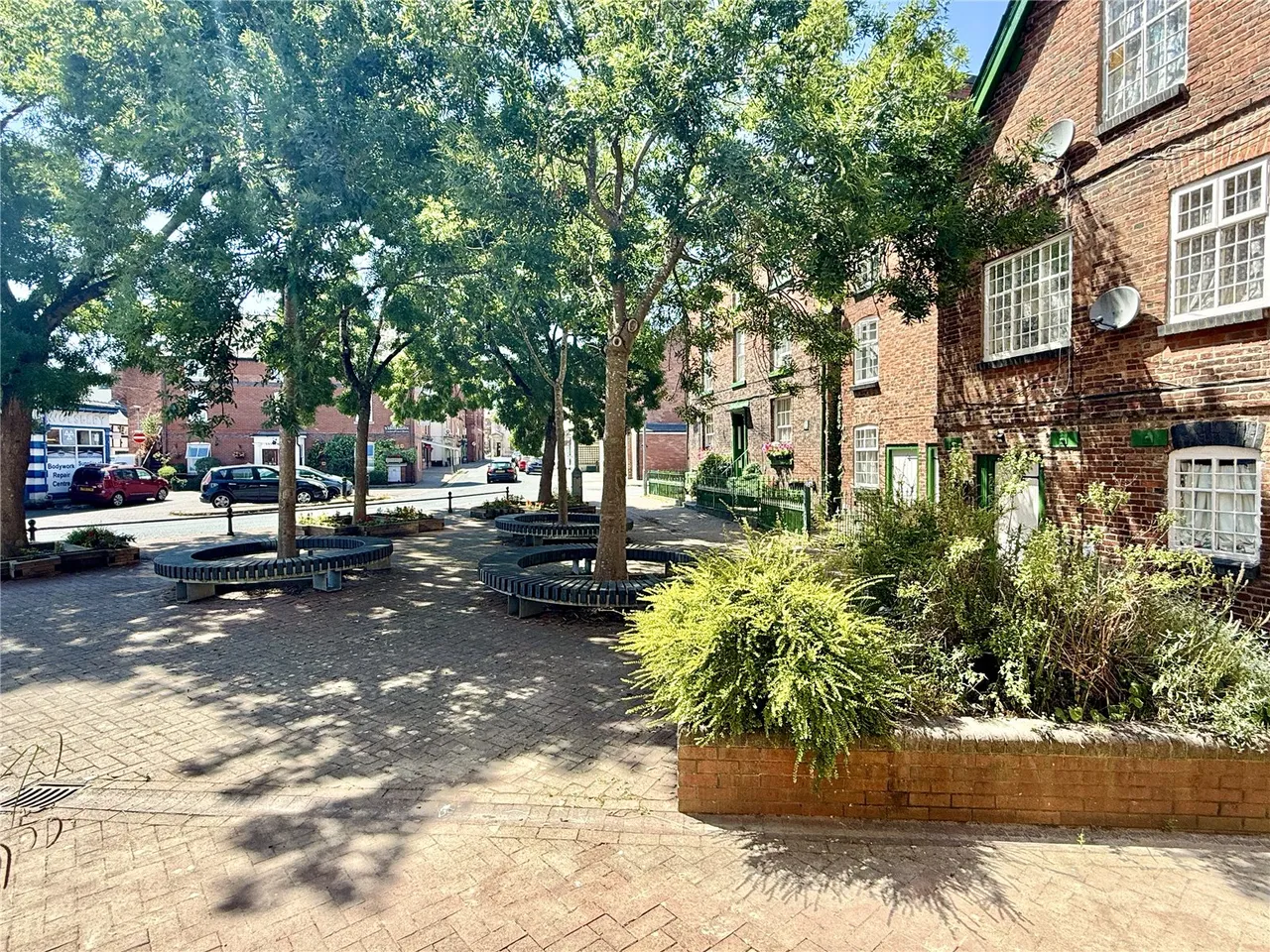 Severn Square, Newtown, photo 11