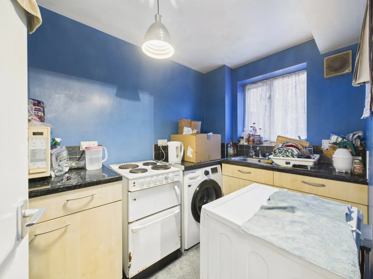 Feltham, Middlesex, photo 5
