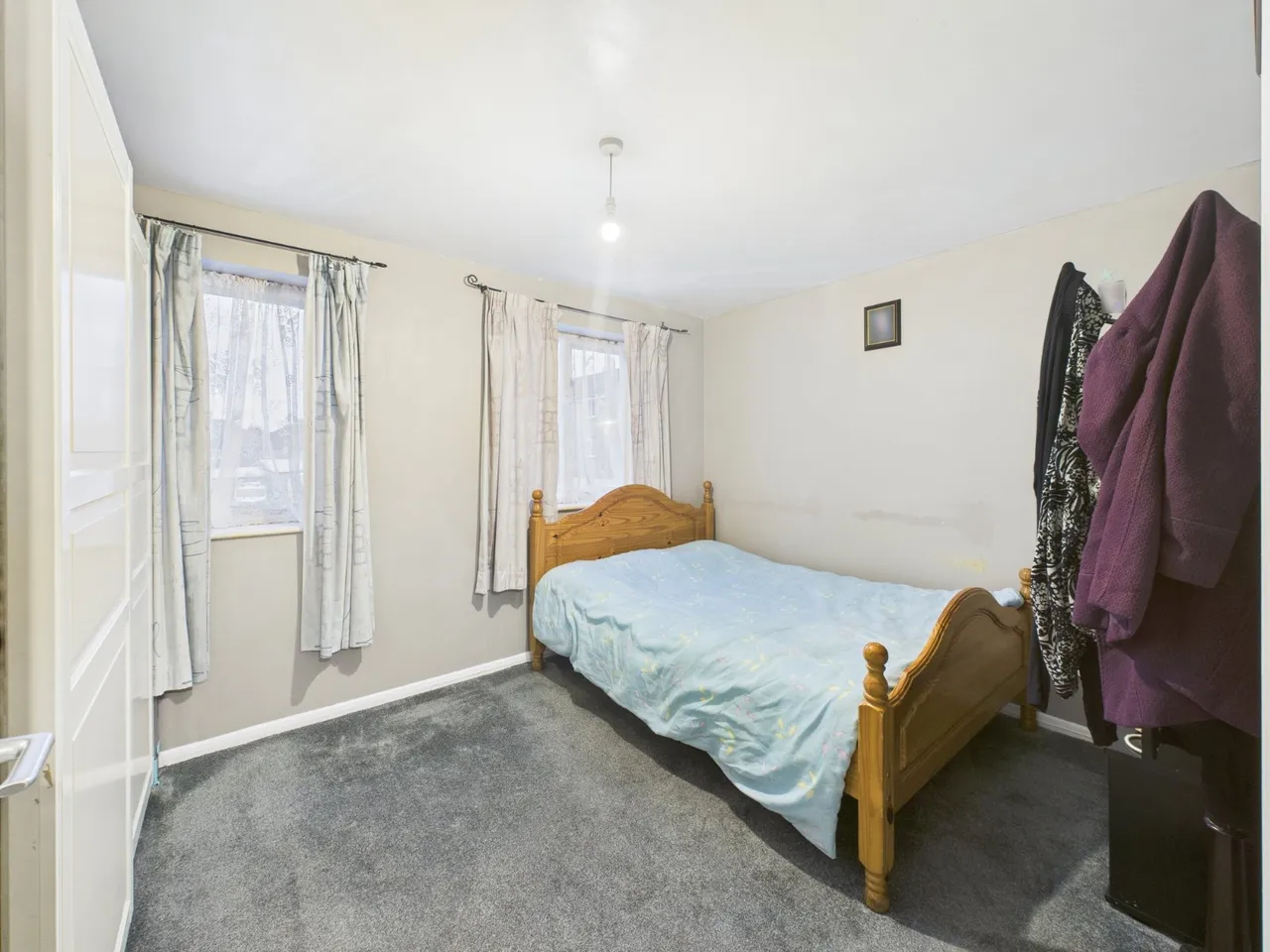 Feltham, Middlesex, photo 4