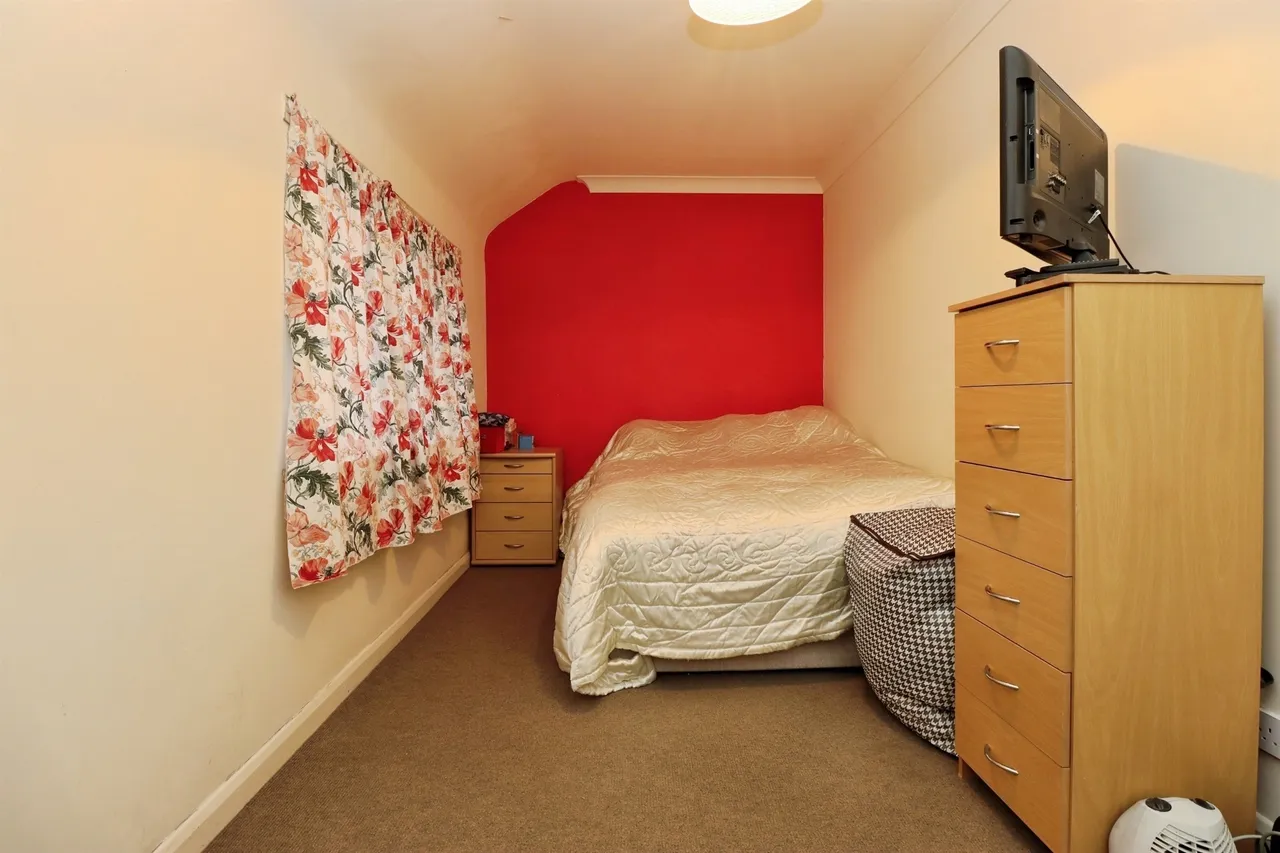 Ollis Close, Corby, photo 6