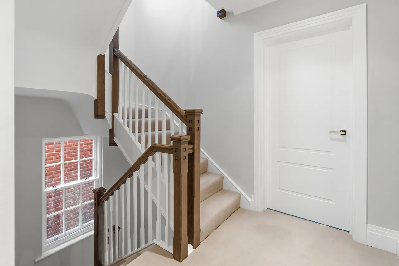 Broadoaks Park Road, West Byfleet, Surrey, photo 12
