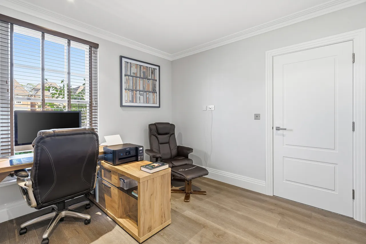 Broadoaks Park Road, West Byfleet, Surrey, photo 10
