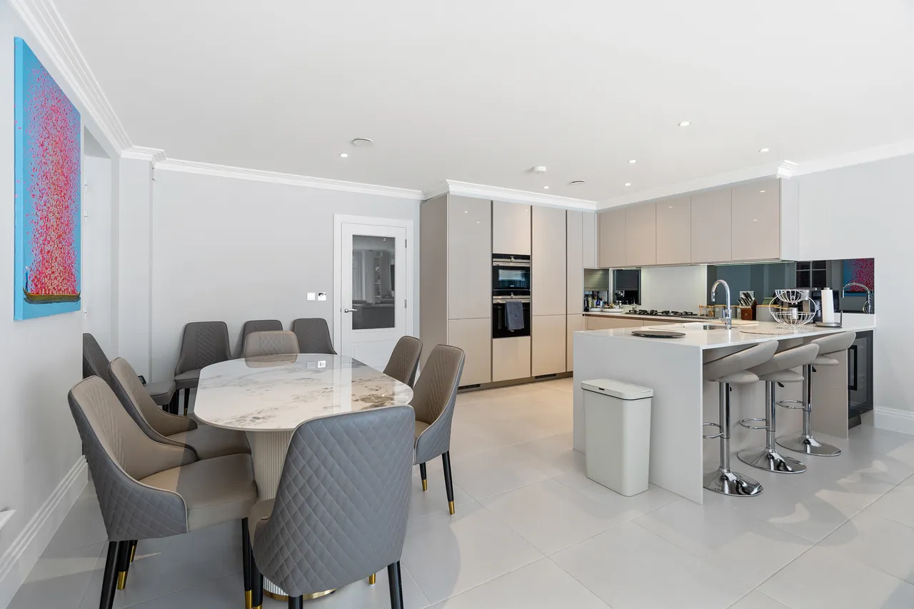 Broadoaks Park Road, West Byfleet, Surrey, photo 6