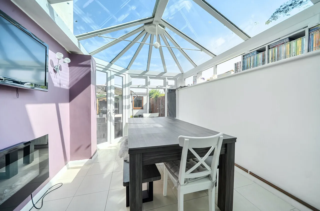 Lower Weybourne Lane, Farnham, Surrey, GU9 9HW, photo 7