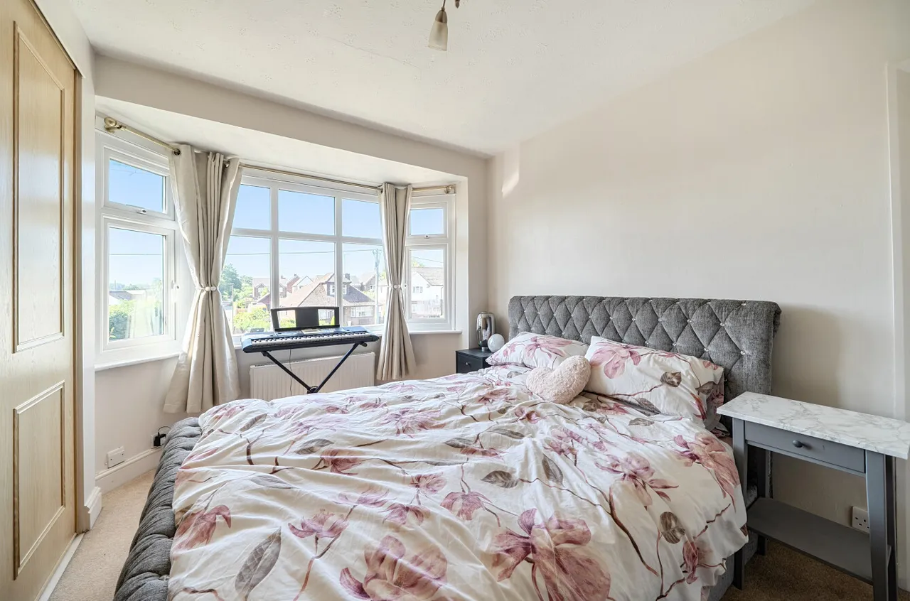 Lower Weybourne Lane, Farnham, Surrey, GU9 9HW, photo 13
